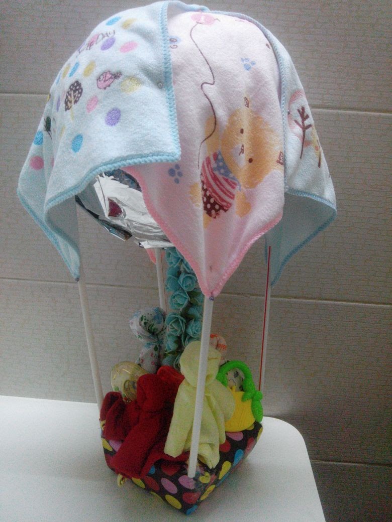 Baby gift with balloon