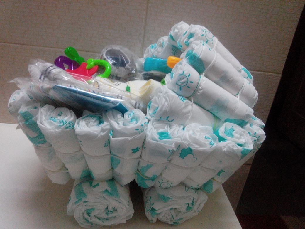 Baby diaper pram arrangement