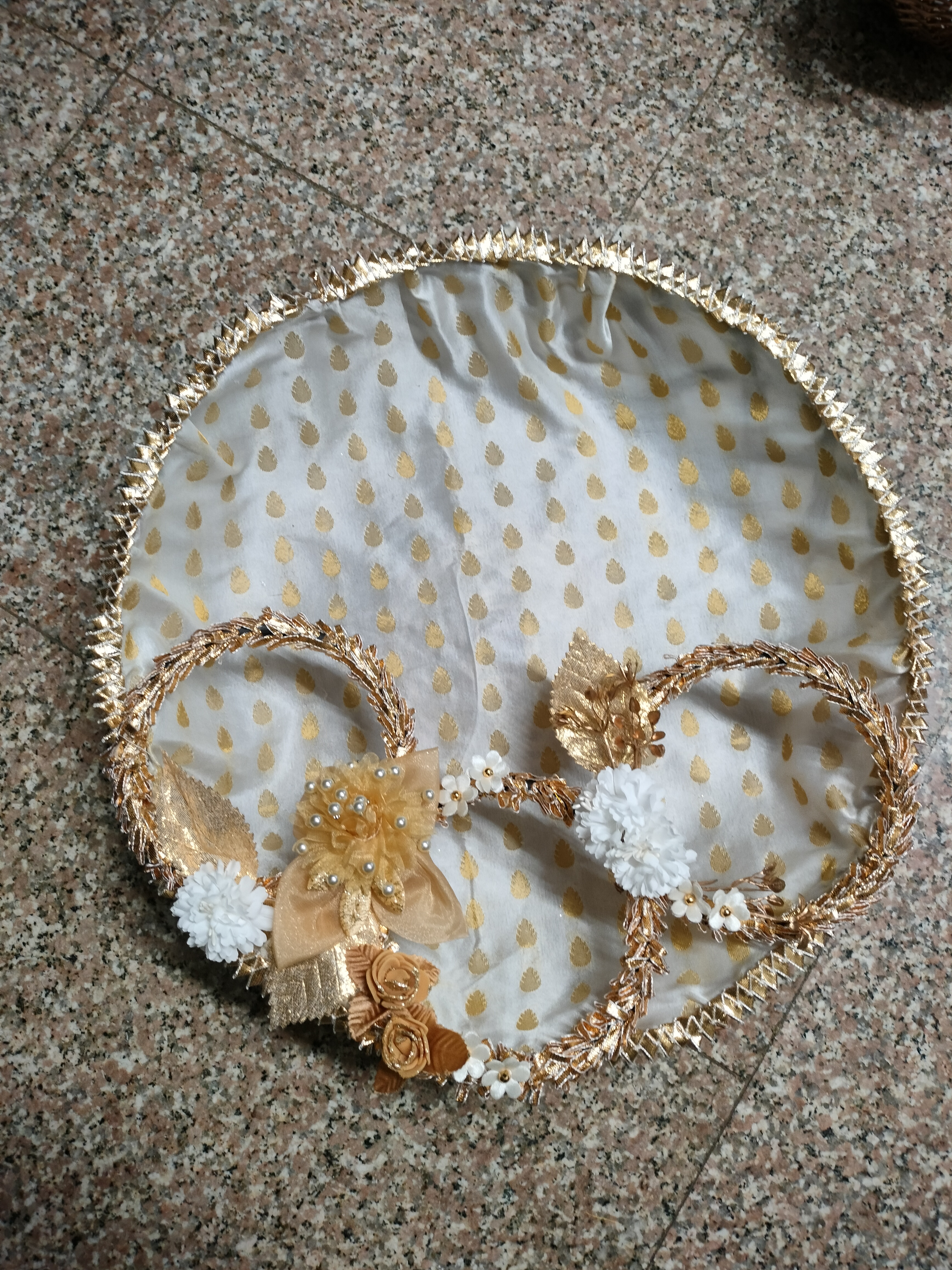 Wedding tray with flowers